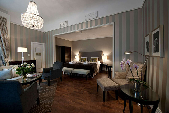 Grand_Hotel_Deluxe_room_2