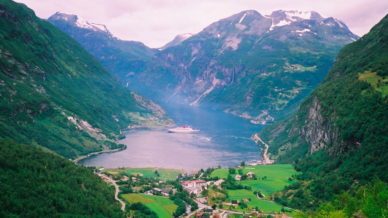 bilder fra geiranger med hotell