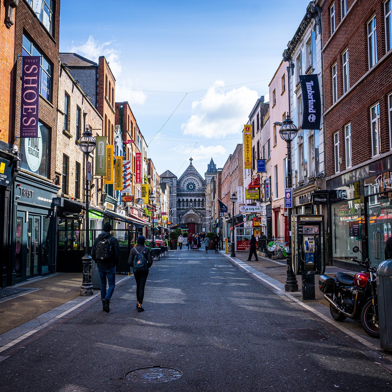 Gate og pub i Dublin