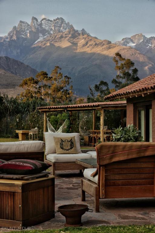 Luxury House & Unique Experience at Sacred Valley, Urubamba, Cusco - luksusvilla i vakre omgivelser med fjell i bakgrunnen