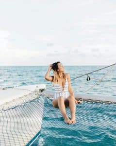 Meditasjon ombord i seilbåt, luksusferie i Karibien og morgenro til soloppgang.