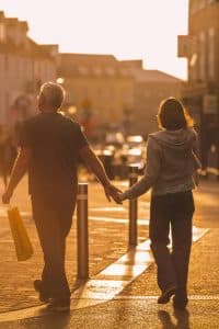 Gate i Galway ved solnedgang