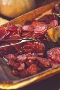 Spekemat og kos i restaurant på Spidsbergseter Resort Rondane